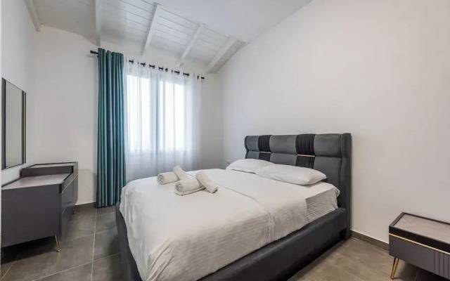 Royal Hill Apartment 1