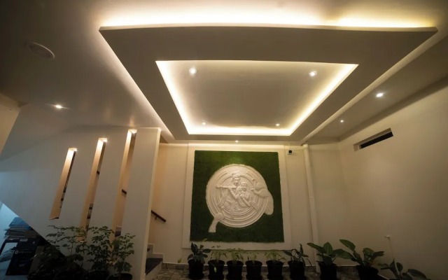 Murali Krishna Apart Hotel