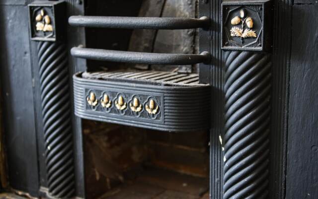 The Fox & Hounds Inn