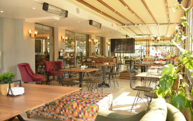Pure Diamond Hotel