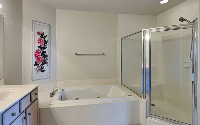 Silver Beach Towers #1805e