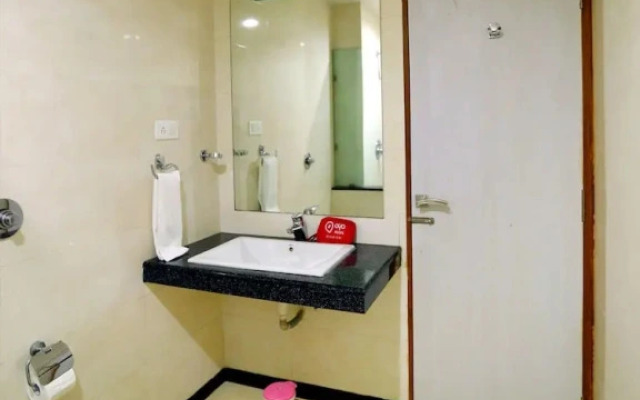 Fabhotel Syberitic Suites