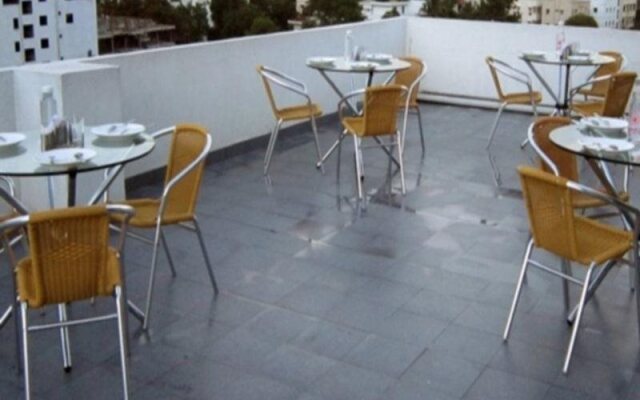 18 Square Lake View Boutique Hotel