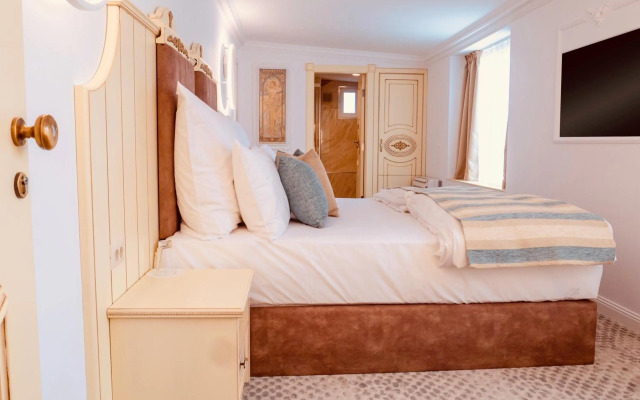 Atlas House Luxury Suites