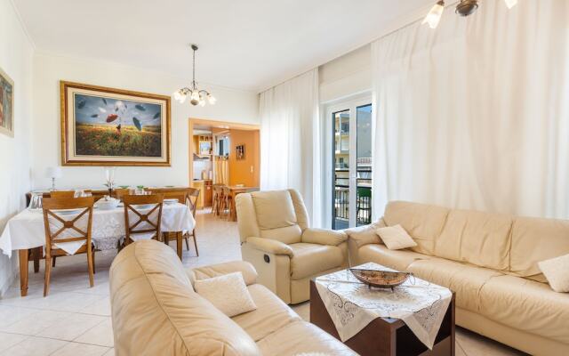 Ranias Luxurious Apartment