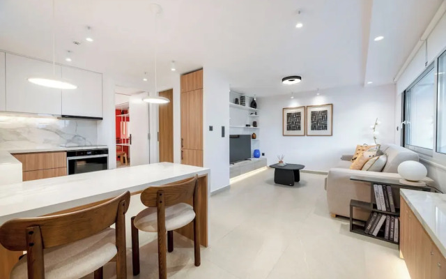 Glyfada Coastside Apartment