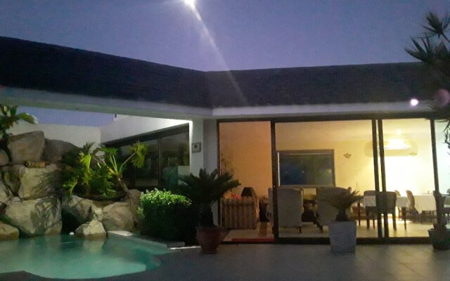 Kings Tide Boutique Hotel