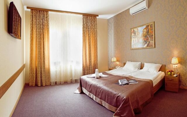 Continental II Hotel