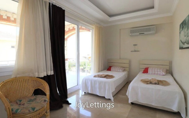 Villa NKL1 by JoyLettings