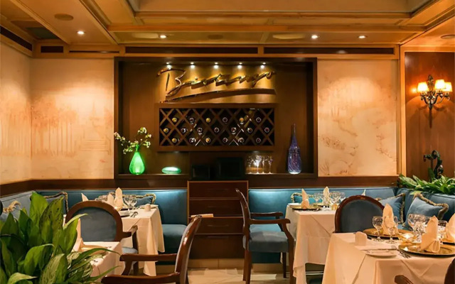 Raamtin Residence Hotel