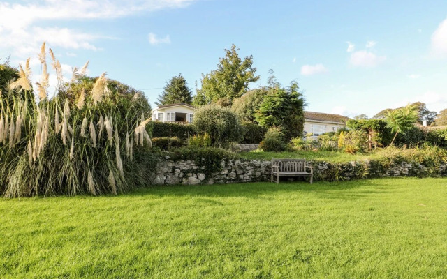 Tegfryn Bach