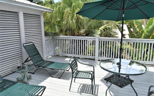 Simonton Court Historic Inn & Cottages
