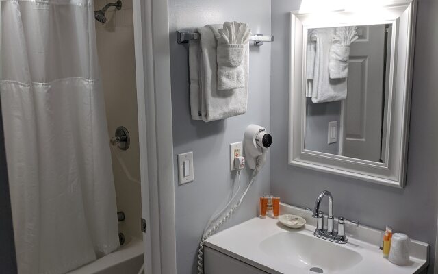 Eastern Inn & Suites