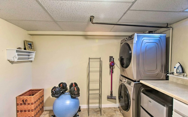 Patio, Grill & Yard: Cozy Denver Abode!