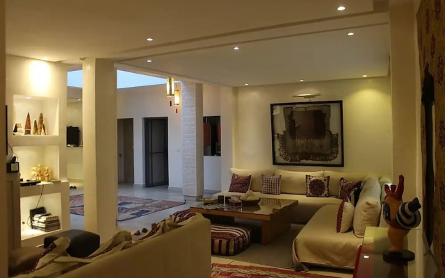 Riad La Sarrazine