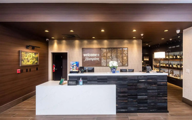 Hampton Inn and Suites Dobson