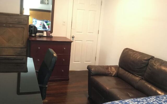 West Broadway guesthouse