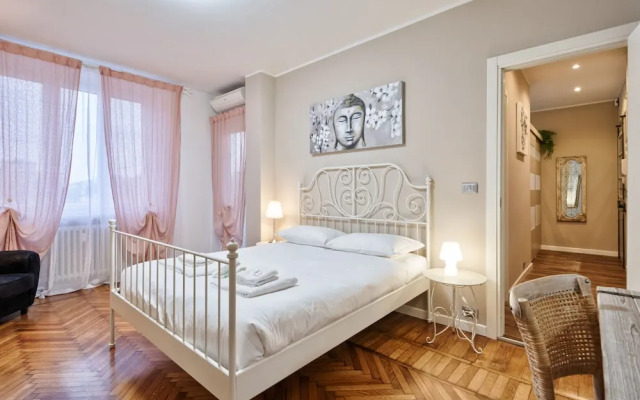 Borgo Dora Balcony Flat