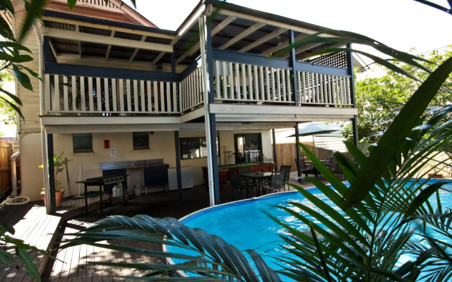 Bowen Terrace Accommodation
