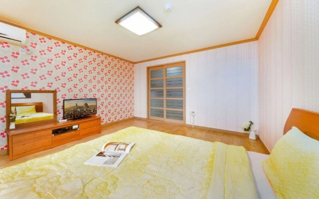 Yeongdeok Gaemitongkku Pension