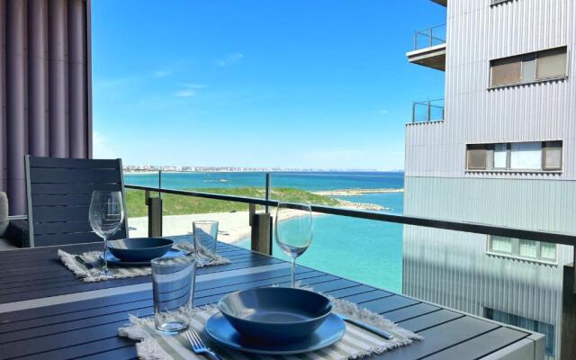 Luxury beachfront apt - quite area, 100 sqm