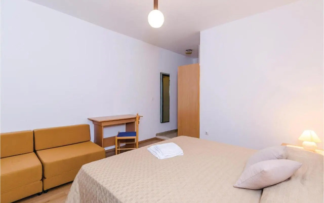 Three-Bedroom Apartment in Plat