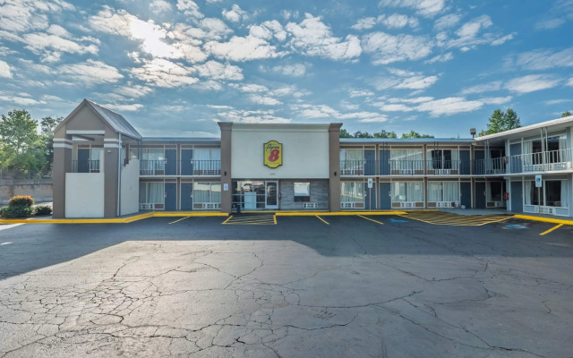 Super 8 by Wyndham Morganton