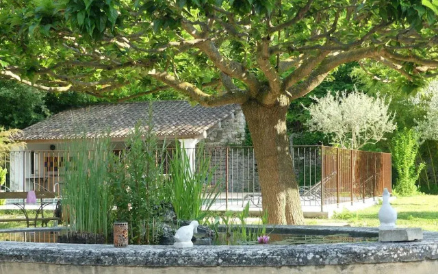 Les Chênes