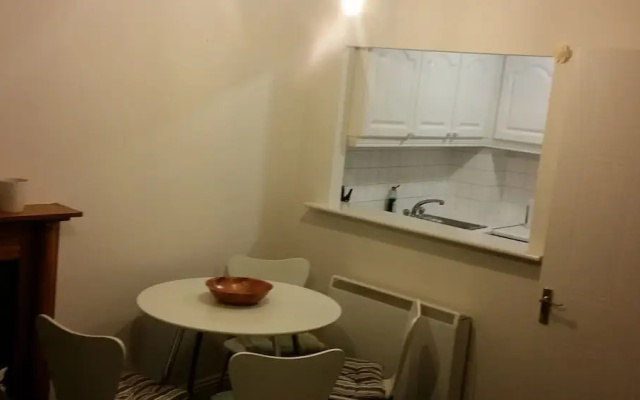 Jervis Place Apartment