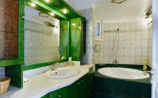Charming 3-bedroom House in Tinos
