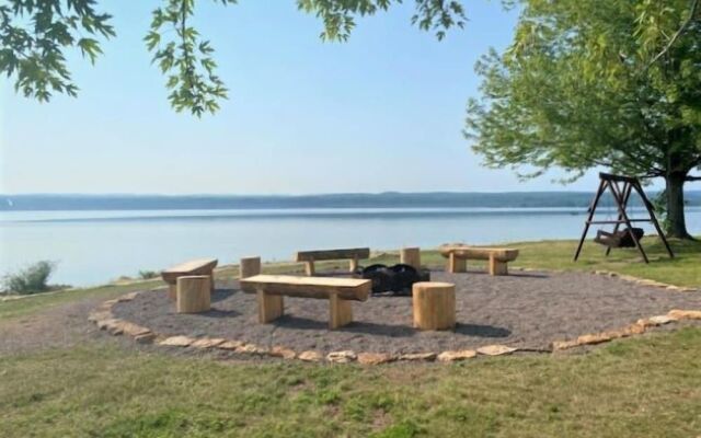 Baraga Lakeside Inn