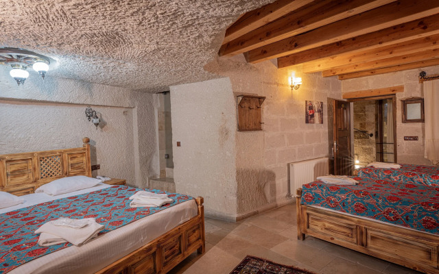 Zeus Cave Suites