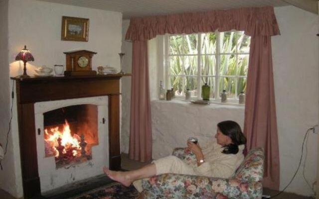 Colonial Cottages of Ross