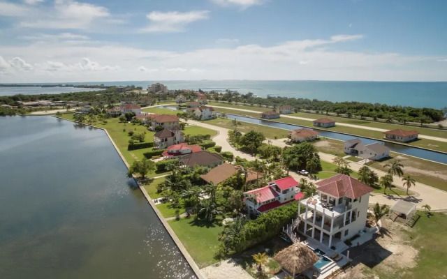 Villa Laguna Gecko