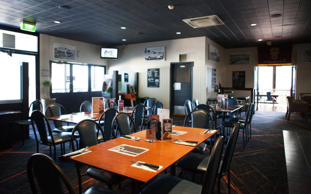 Camp Hill Hotel