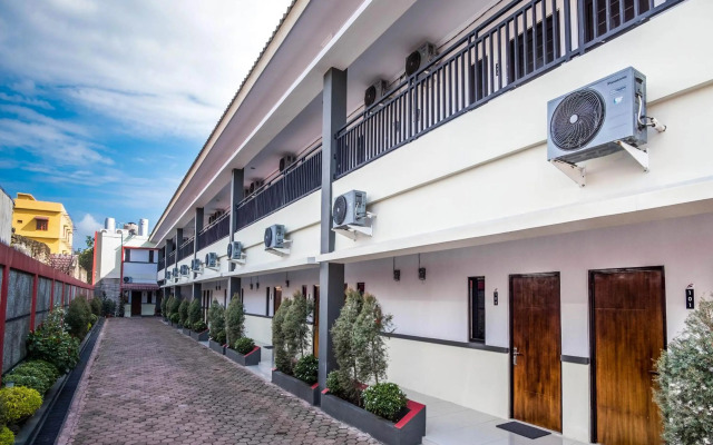 Super OYO 283 Helvetia Residence