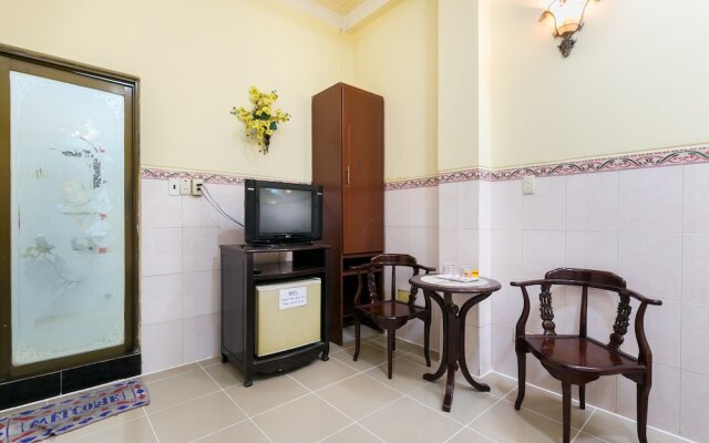 Quy Loc Hotel by OYO Rooms