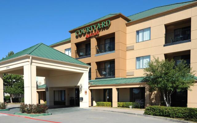 Courtyard by Marriott Dallas Plano in Legacy Park