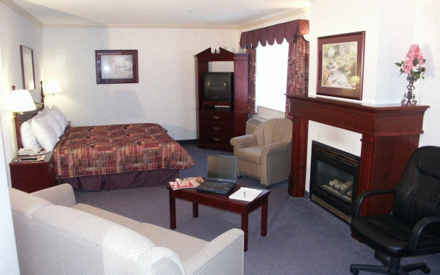 Coast Abbotsford Hotel & Suites