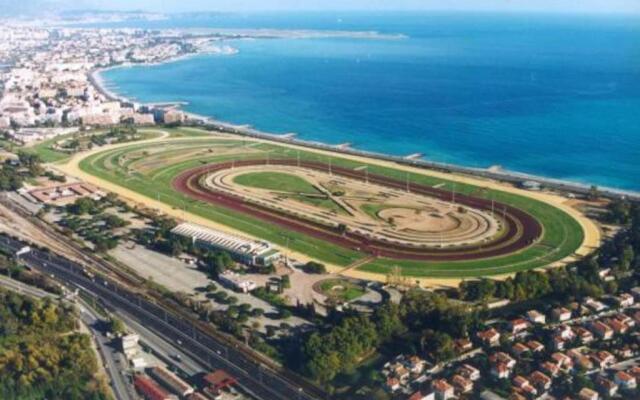 Charmant studio proche de Nice à 300m des plages