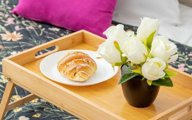 Two-bedroom Accepting Pets by Renters