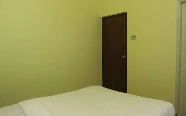 Poshak by OYO Rooms