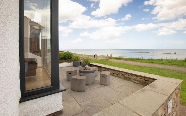 Host Stay Craster Rocks