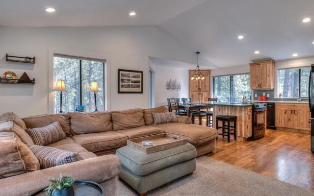 Diamond Peak Lane 20