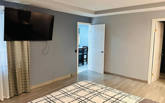 3 bed 2 Bath 15 min From Airport