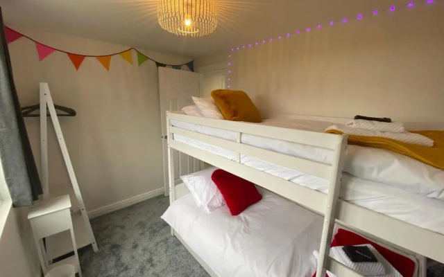 Willows Worthing 4 bed With ev Charger & sea Views