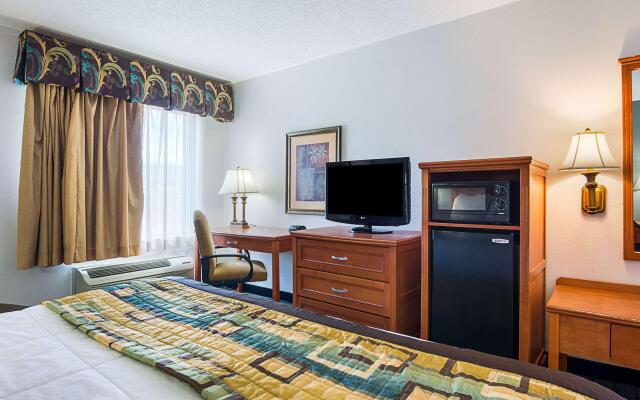 Quality Inn & Suites Chattanooga West near Lookout Mountain