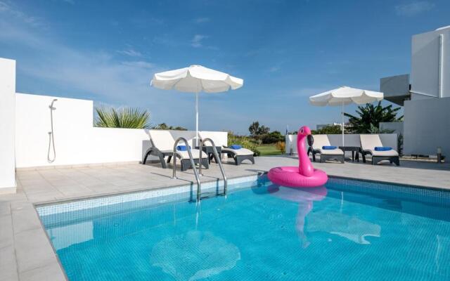 ASTERIA PEARL VILLA 2 with Rooftop Jacuzzi