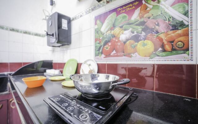 OYO Home 19921 Cosy 3BHK