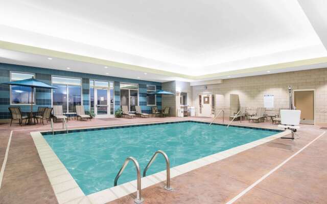 Hawthorn Extended Stay by Wyndham Dickinson